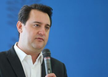 Ratinho Junior fortalece sua posição com partidos amigos