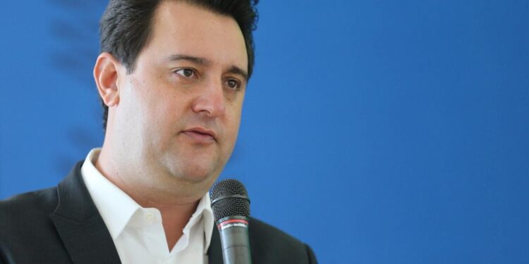 Ratinho Junior fortalece sua posição com partidos amigos