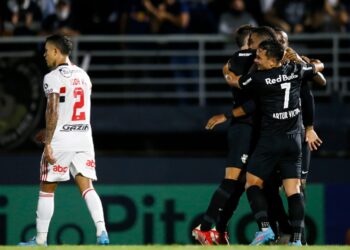 Red Bull Bragantino vence São Paulo em jogo de sete gols e duas viradas
