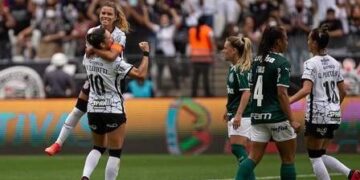 Flamengo e Corinthians avançam às semifinais da Supercopa feminina de futebol