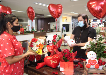 Comércio de Curitiba ‘adota’ o Valentine’s Day e comemora movimento