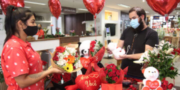 Comércio de Curitiba ‘adota’ o Valentine’s Day e comemora movimento