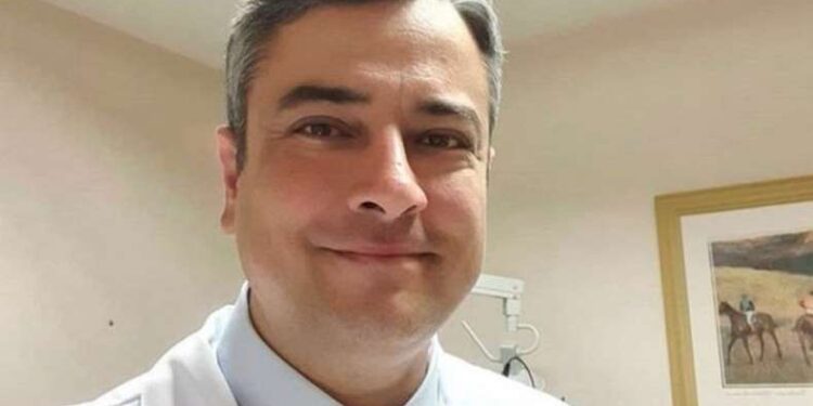 Secretário que defendeu cloroquina e atacou vacina é remanejado na Saúde