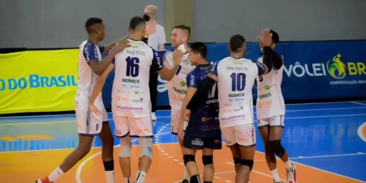 Araucária Vôlei não resiste ao lanterna e perde a primeira na Superliga B