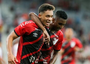 Com o time principal, Athletico derrota o Rio Branco e volta a vencer no Paranaense