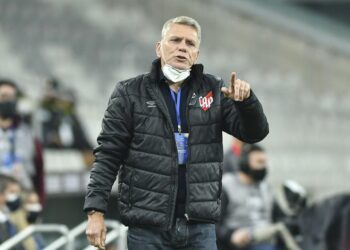 Paulo Autuori e Ricardo Gomes pedem para sair do Athletico