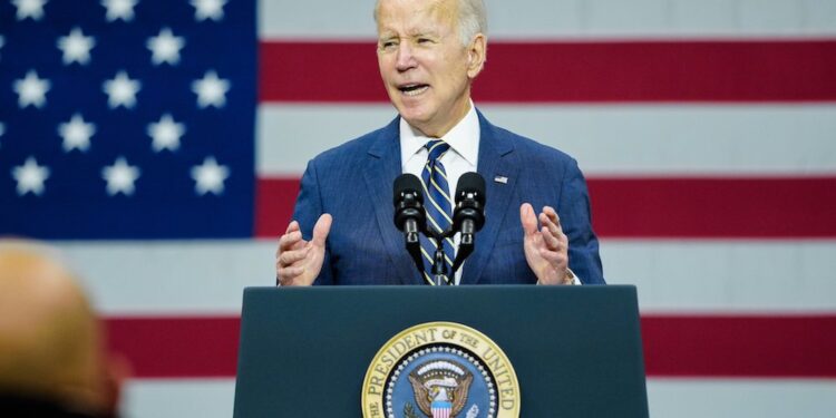 EUA mandam tropas para reforçar Leste Europeu contra a Rússia na Ucrânia