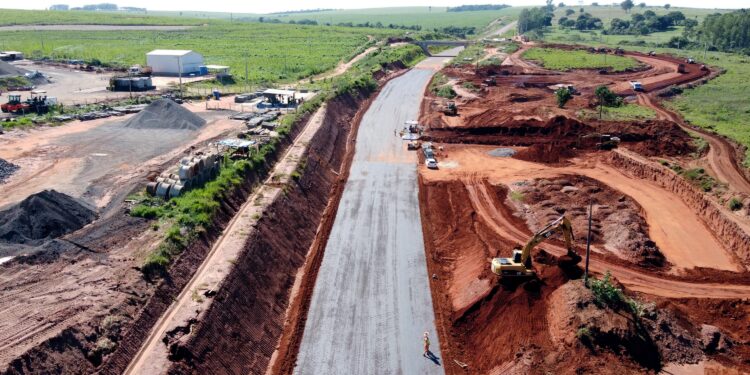 Após mais de seis décadas de espera, Estrada da Boiadeira deixa de ser lenda no Noroeste do Paraná