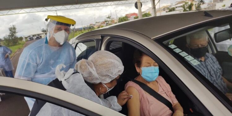 Botucatu amplia 4ª dose contra Covid para idosos com 60 anos ou mais