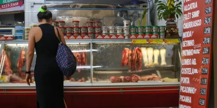 Sem trégua para um churrasquinho no fim de semana: Preço da carne volta a subir no Brasil
