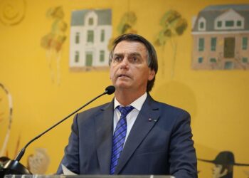 Câmara aprova texto-base de MP de Bolsonaro que subsidia casa própria a policiais