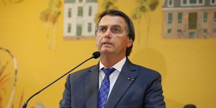 Câmara aprova texto-base de MP de Bolsonaro que subsidia casa própria a policiais