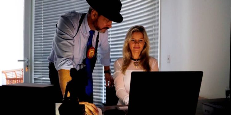 Mistérios, crimes e amor! Delegados Tito e Tathiana formam o Casal Homicídios de Curitiba