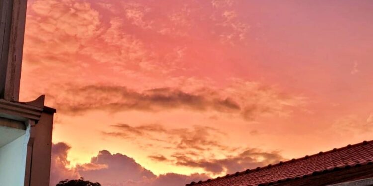 Cor dos céus em Guarapuava tem a ver com a erupção do vulcão em Tonga