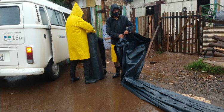 Defesa Civil fez atendimento a casos de alagamentos e detelhamentos ocorridos ontem (25)