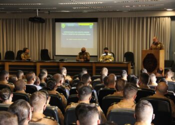 Comandante-Geral se reúne com os Cadetes da Escola de Formação de Oficiais