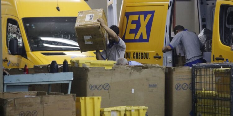 PF investiga fraudes em pedidos de seguro por mercadorias extraviadas