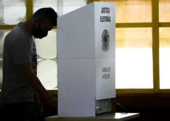 Começa o corre-corre de deputados para janela partidária