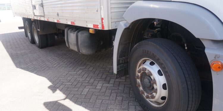 Detran orienta caminhoneiros do Paraná sobre manutenção veicular e limites da legislação