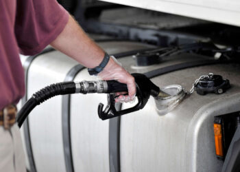 Governo avalia incluir cortes no diesel em projeto de lei sobre ICMS