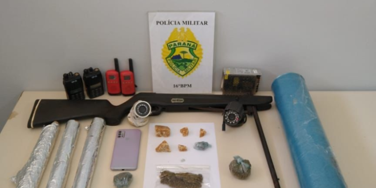 Polícia apreende drogas no Vila Bela