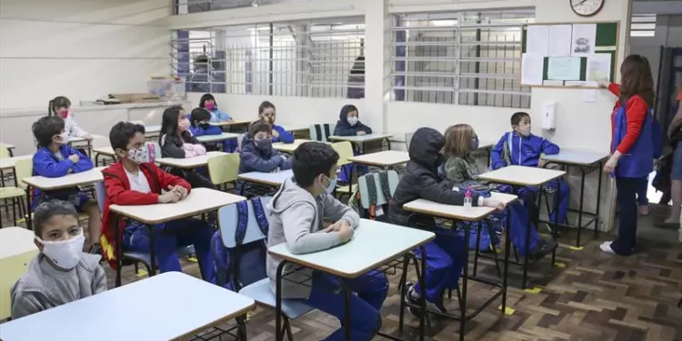 90% das escolas da rede particular devem retomar as aulas presenciais no Paraná