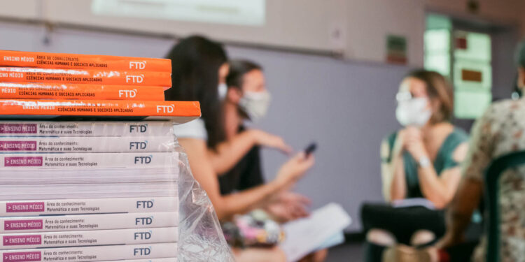 Colégios da rede pública estadual acertam os últimos detalhes para o início do ano letivo