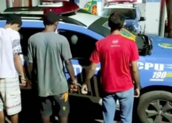 Jovem é suspeito de estuprar as irmãs de 7, 8 e 10 anos com a ajuda de dois amigos
