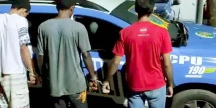 Jovem é suspeito de estuprar as irmãs de 7, 8 e 10 anos com a ajuda de dois amigos