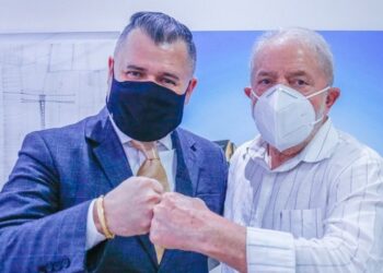 Pastor amigo de Feliciano ajuda Lula com evangélicos em pré-campanha