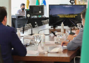 Governador vai a Brasília discutir detalhes do projeto da Nova Ferroeste