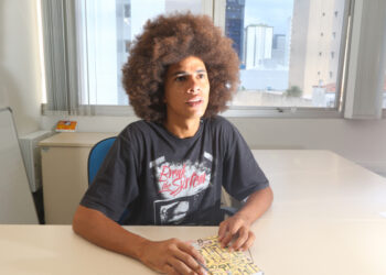 Vereador acusado de invadir igreja pede licença do cargo por razões médicas