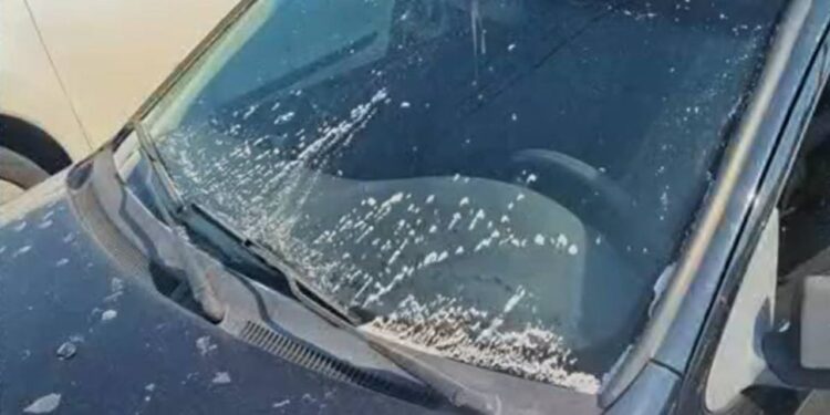 Fuligem misteriosa em Araucária, na RMC, preocupa. Qual é o motivo?