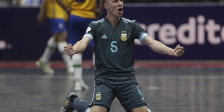 Argentina bate Brasil nos pênaltis e vai à final da Copa América de futsal