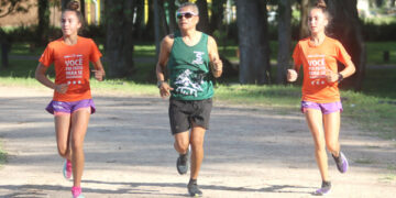 Gêmeas paranaenses ‘madrugam’ na pista em busca do mundial de atletismo na França