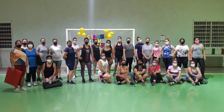Projeto oferece aulas de ginástica gratuitas nos bairros