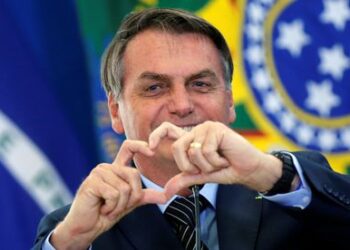 Bolsonaro fala em 11 novos ministros em 31 de março e acena a Marcos Rogério