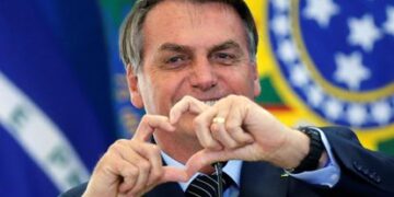 Bolsonaro fala em 11 novos ministros em 31 de março e acena a Marcos Rogério