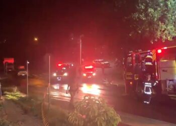 Mulher morre e três pessoas ficam feridas em incêndio, em Cascavel