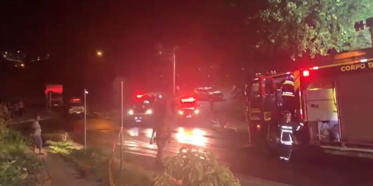 Mulher morre e três pessoas ficam feridas em incêndio, em Cascavel