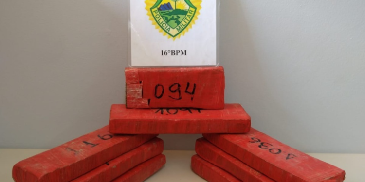 Polícia fecha ‘biqueira’ no Industrial