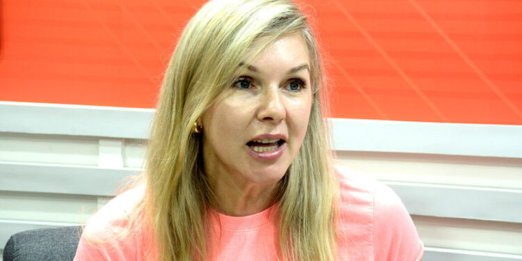 Justiça devolve o mandato de vereadora cassada de Ivaiporã