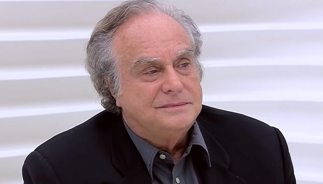 Morre Arnaldo Jabor, jornalista e cineasta do cinema novo, aos 81 anos