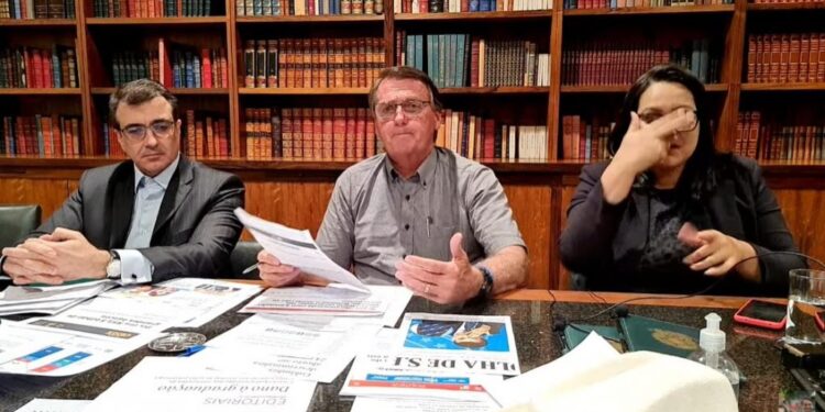Bolsonaro avisa que vetará projeto que libera jogos de azar