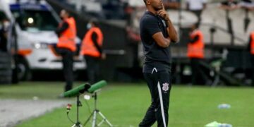 Sob comando de Lázaro, Corinthians tem média de mais de três gols por jogo