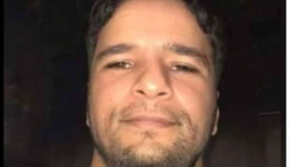 Polícia acha morto em motel no Rio homem suspeito de assassinar a mulher e os tios dela em Macaé