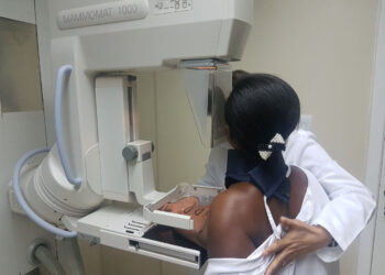 Dia Nacional da mamografia: exame é essencial mas tem mesmo que doer?