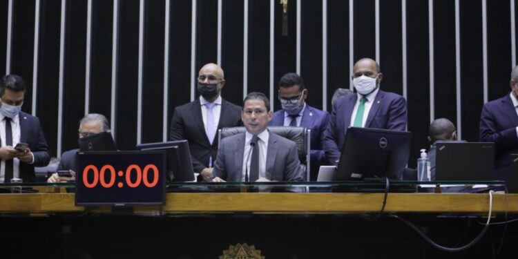 Câmara aprova PEC que extingue ‘terrenos de marinha’