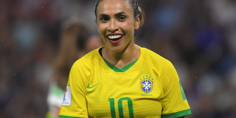 Com Marta, Pia convoca seleção para a disputa de torneio internacional na França