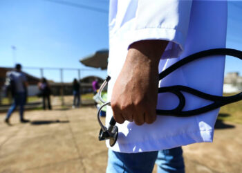 Programa Médicos pelo Brasil encerra inscrições neste domingo